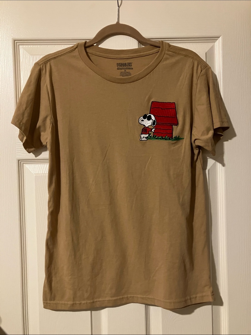 Peanuts Tan Tee with Red Snoopy & Doghouse Patch and Back Graphics - Medium